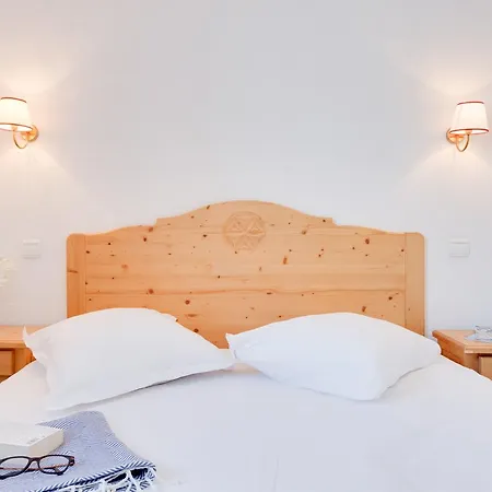 De L'adonis Aparthotel 4*