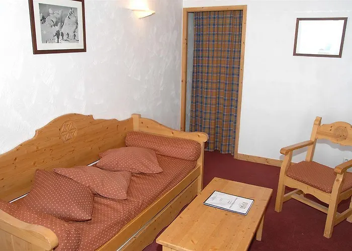 De L'adonis Aparthotel