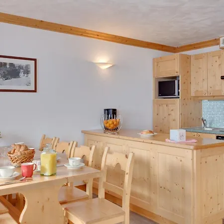 De L'adonis Aparthotel 4*