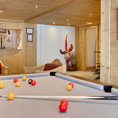 De L'adonis Aparthotel Les Bruyères