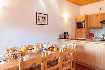 De L'adonis Appart hôtel