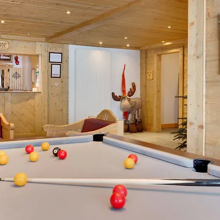 De L'adonis Appart hôtel 4*